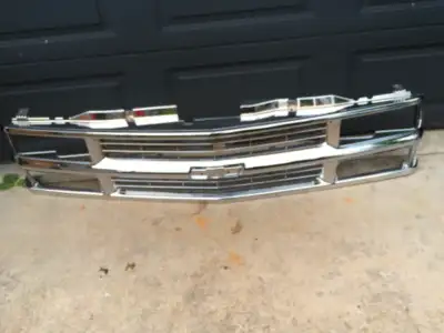 CHEVY TRUCK GRILL NEW AFTER MARKET NEVER INSTALLED COUPLE MINOR STORAGE SCRATCHES $50 CALL/TEXT KEVI...