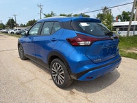 | Blind Spot Warning | Heated Front Seats | Heated Steering Wheel | Rear Parking Sensors | Electroni... (image 3)