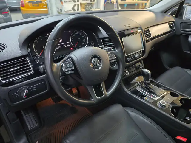 2014 Volkswagen Touareg Fully serviced, New Winter Tires in Cars & Trucks in Edmonton - Image 6