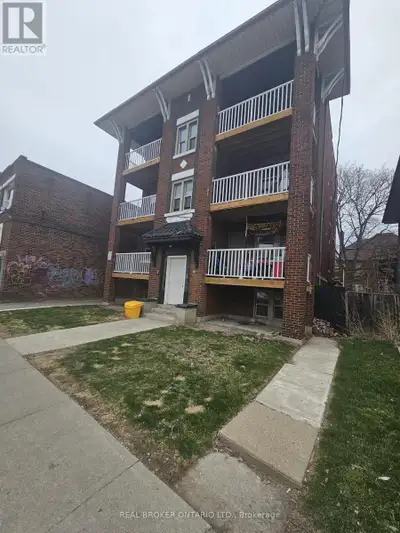 A charming and freshly painted 2 bedroom 1 bathroom apartment is available and located on the top le...