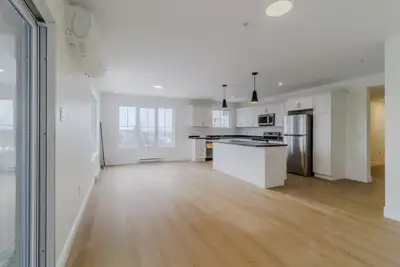 2 Bed 2 Bath Apartement