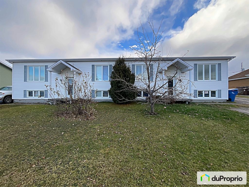 $250,000 - Semi-detached in Métabetchouan-Lac-à-la-Croix — photo 1