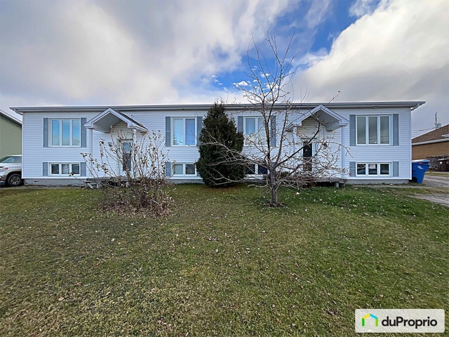 $250,000 - Semi-detached in Métabetchouan-Lac-à-la-Croix — photo 1