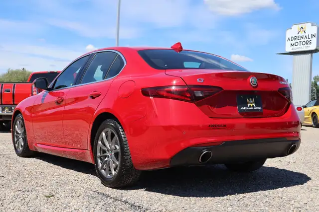 2017 Alfa Romeo Giulia579217427090657282