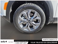 2025 Kia Seltos EX Odometer is 9545 kilometers below market average! Ready for anything, from the st... (image 6)