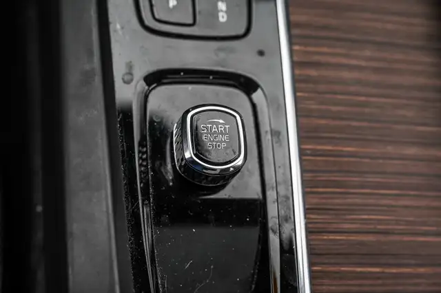 2023 Volvo XC60 in Cars & Trucks in City of Montréal - Image 14