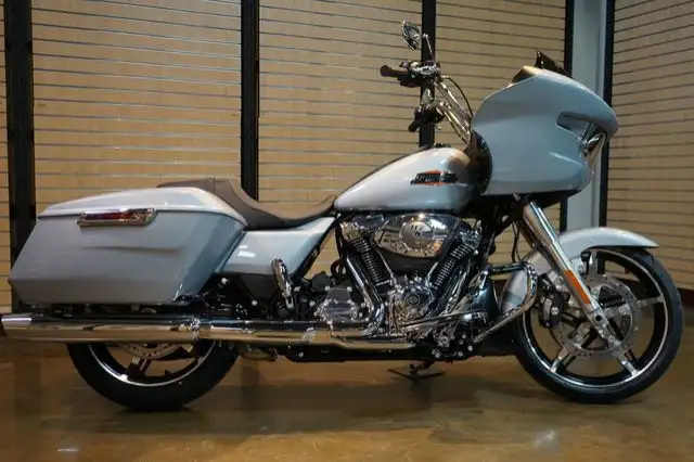 2025 Harley-Davidson FLTRX - Road Glide in Sport Touring in Lethbridge - Image 11