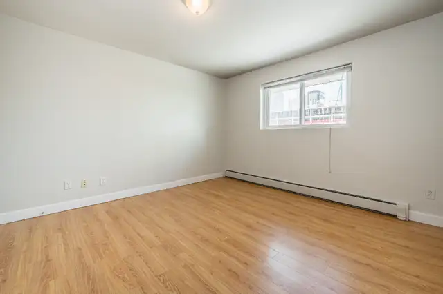 Student Rooms Available Steps From Laurier!! - Furnished Rooms!! in Room Rentals & Roommates in Kitchener / Waterloo - Image 15