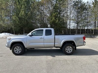 Built for real Canadian roads and real workdays, this 2016 Toyota Tacoma SR5 Access Cab 4WD is a sma... (image 9)
