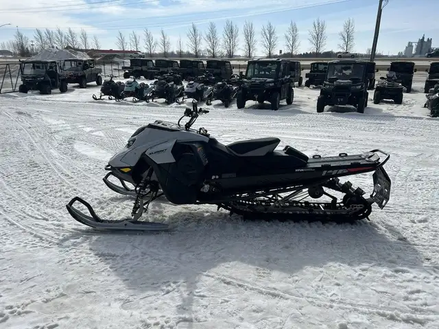 2026 Ski-Doo Summit Adrenaline 850 E-TEC 146 ES H_Alt Powder in Snowmobiles in Portage la Prairie - Image 8