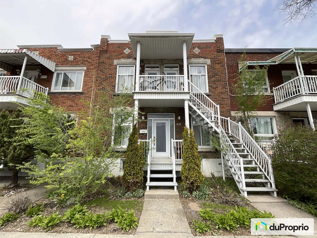 $1,127,000 - Triplex for sale in Ahuntsic / Cartierville — photo 1