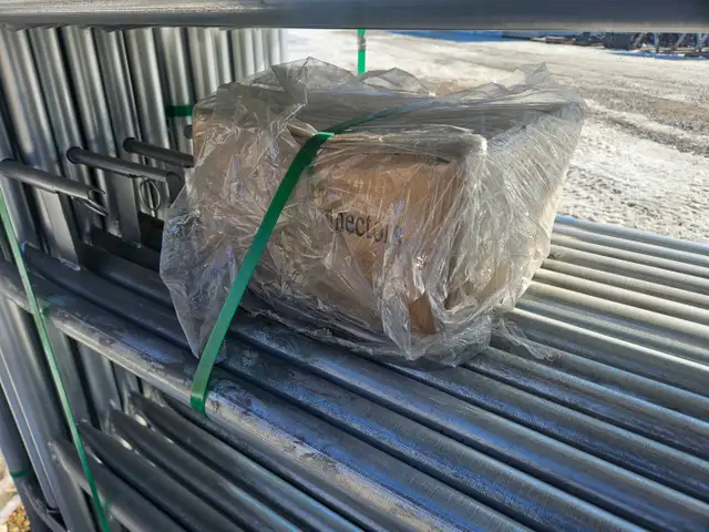 (14) 10 Ft Frame Gates in Farming Equipment in Edmonton - Image 7