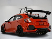 This 2018 Honda Civic is a local Ontario vehicle. Combining efficiency, sporty performance, and mode... (image 4)