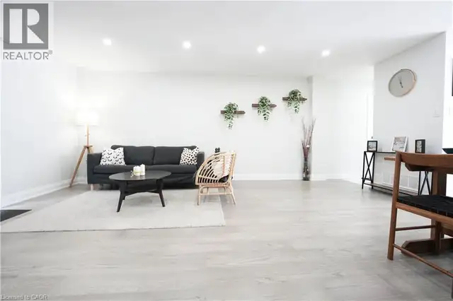 136 JANSEN Avenue Kitchener, Ontario in Long Term Rentals in Kitchener / Waterloo - Image 13