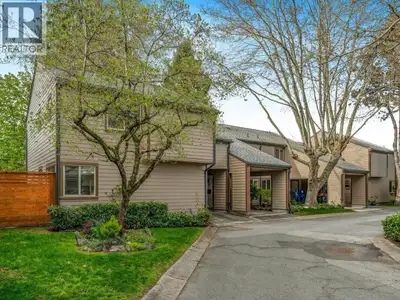Charming, spacious, quiet, bright corner townhouse. 3 bdrms, 2 1/2 baths, 2 levels. Generous sized r...