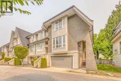 Beautiful south-facing corner townhome at Leighton Green by Polygon! This updated 4 bed, 3.5 bath ho...