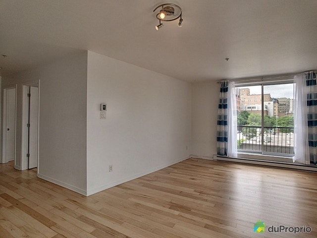 $499,500 - Condominium in Ville-Marie (downtown, old Mtl) — photo 2