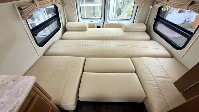 2010 PLEASURE-WAY Excel TS in RVs & Motorhomes in Victoria - Image 13