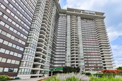 Price: $629,000 / $2,386/mo Fully Renovated & Remodelled 1-Bed Condo In Prime Applewood Location. Be...
