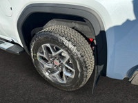 Welcome to Capital GMC! This 2026 GMC Sierra 1500 in Glacier White Tricoat is equipped with 4WD and... (image 8)