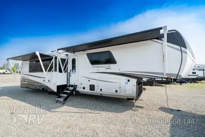 Located in Winfield, BC Call or Text 250-766-4607 Voyager RV Centre 1-800-668-1447 PLUS $2,900 IN EX...