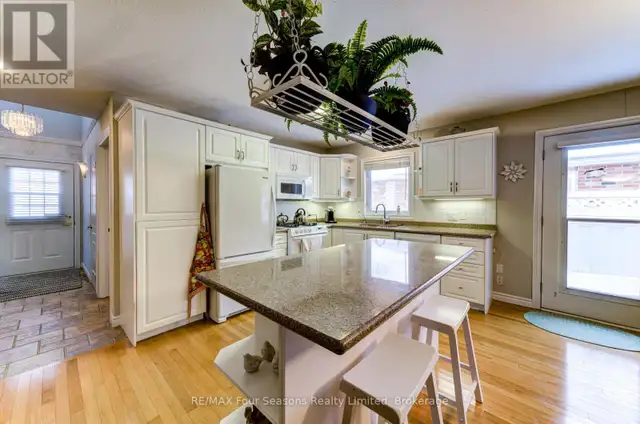 8 - 275 HURON STREET Clearview (Stayner), Ontario in Houses for Sale in Oakville / Halton Region - Image 9