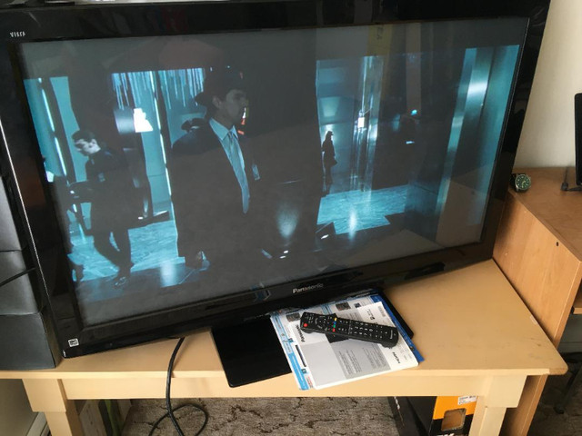 Panasonic 42'' full HD flat screen plasma TV with remote - no pb in TVs in Red Deer - Image 2