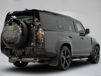 This 2023 Land Rover Defender 130 X-Dynamic SE P400 is a local Ontario vehicle with a clean Carfax r... (image 3)