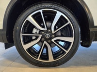 2019 Nissan Qashqai SL | Top Trim | All-Wheel Drive | Clean Title Key Features: Intelligent All-Whee... (image 8)