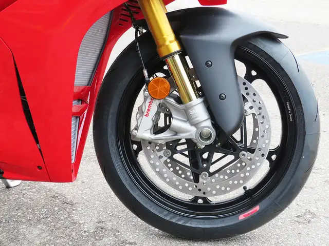 2025 Ducati Panigale V4 S Ducati Red in Sport Bikes in Cambridge - Image 12