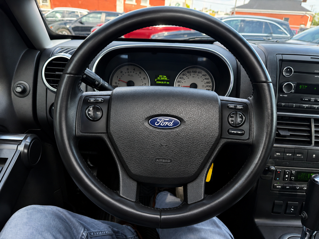 2010 Ford Explorer Sport Trac Adrenalin in Cars & Trucks in Longueuil / South Shore - Image 18