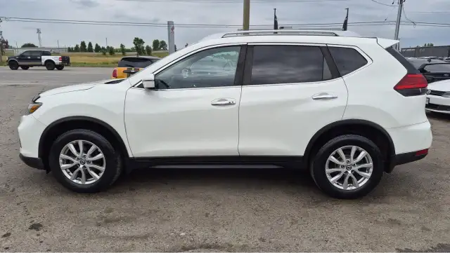 2017 Nissan Rogue SV, AWD, ONLY 36,000KMS, LOADED, LOW KMS, CERT in Cars & Trucks in London - Image 3