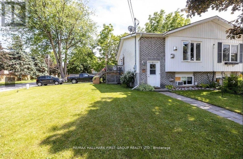 301 BEECH STREET W Whitby, Ontario Houses for Sale Oshawa / Durham