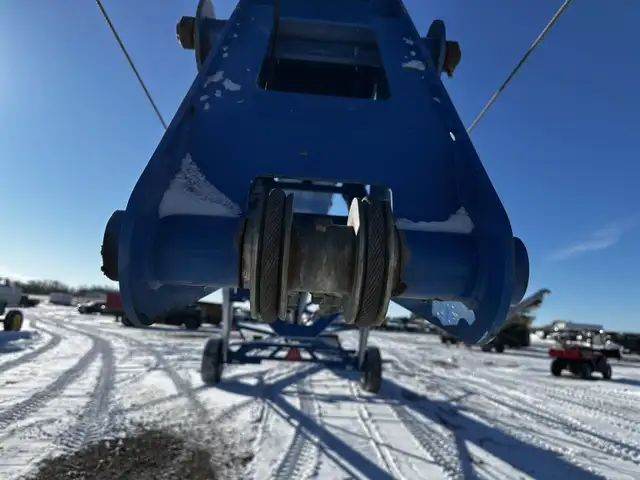 2015 Brandt 16 X 105 Ft Hydraulic Swing Grain Auger 16105-HP in Farming Equipment in Grande Prairie - Image 12