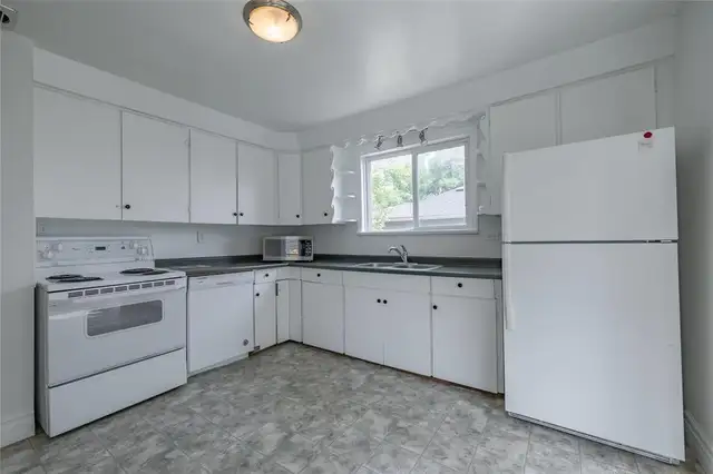 16 Hastings Boulevard Winnipeg, Manitoba63005669267843123