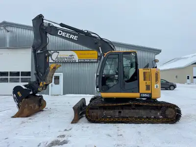 Excavatrice avec Tractions en Aciers Neuves Lame Cabine 2 Godets Attache Rapide Hydraulique Pouce Hy...