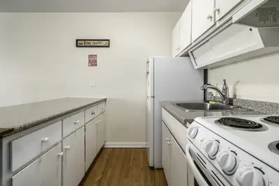 Appartement 3 et demi, semi meublé, situé dans un complexe immobilier localisé à Sainte-Foy à proxim...