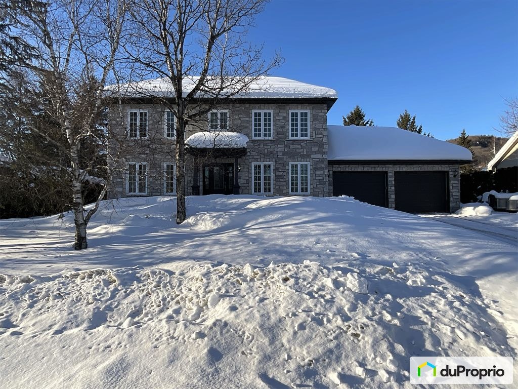 $880,000 - 2 Storey for sale in Stoneham — photo 1