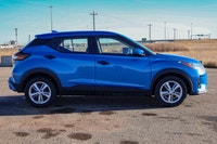 MP3 Capability,Traction Control,Auxiliary Audio Input,Floor Mats,MP3 Capability,Bluetooth Connection... (image 3)