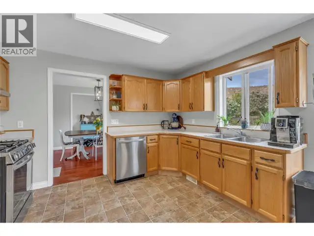 755 Wiseman Place Naramata, British Columbia in Houses for Sale in Penticton - Image 12