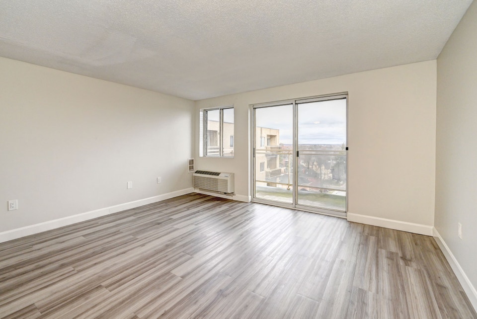 Grand Central Place Apartments - 1 bed 1 bath - 294 Talbot Apart 4