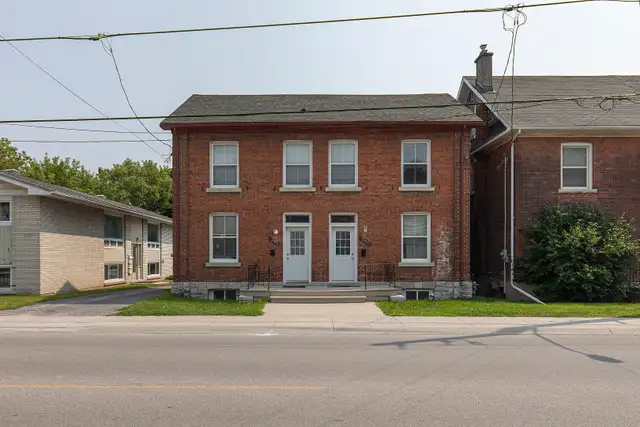 Inclusive 5 bed student house,steps to the Hub! -249 Division St in Long Term Rentals in Kingston - Image 2