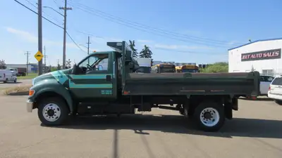 2008 Ford F-650 Super Duty DUMP TRUCK - Engine CAT C7 7.2L V6 - Transmission Automatic - Rear Axle D...