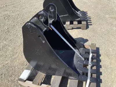 Welcome to Kent Farm Supplies Limited! Cat Backhoe Bucket 24in. .