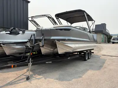 2025 Manitou Explore Navigator 22' MAX DECK w/ ROTAX 150HP- Shark Grey Features: -Max Deck w/ Rotax...