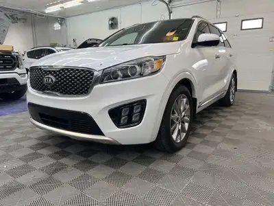 2018 kia sorento sx limited. fully loaded suv. with two tone leather, memory seats, heated and coole...