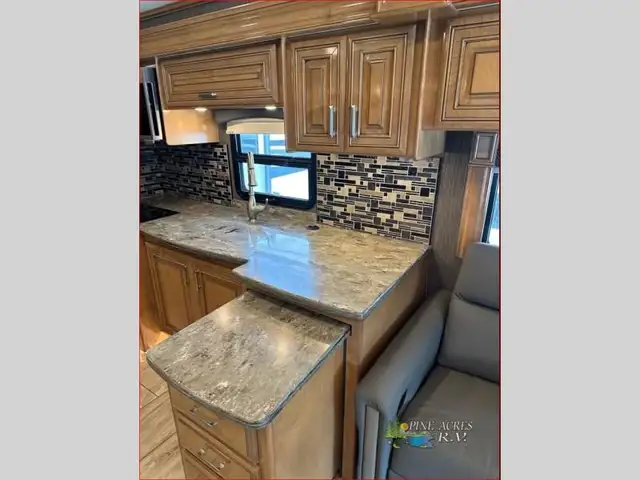 2019 Thor Motor Coach Tuscany 45MX only 020,049 Miles in RVs & Motorhomes in Moncton - Image 78