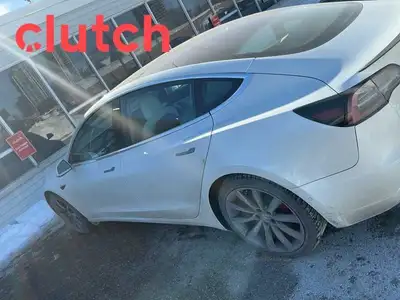 NO ACCIDENTS / CLEAN CARFAX / 1 OWNER / Auto Dimming Rearview Mirror, Front Heated Seats, Rear Heate...