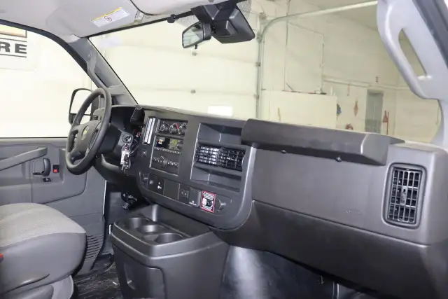 2026 Chevrolet Express 3500 Work Van5973317391908966423