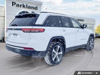 This *2022 Jeep Cherokee* is finished in *Bright White* and delivers a refined blend of comfort, tec... (image 5)
